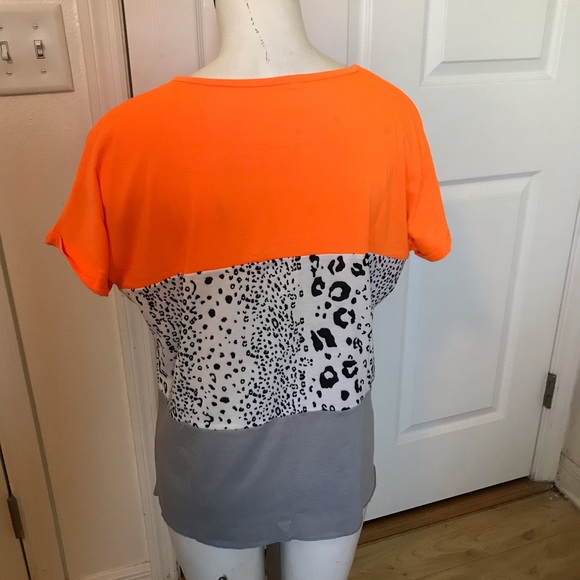 Tops - Picture 7 of 8